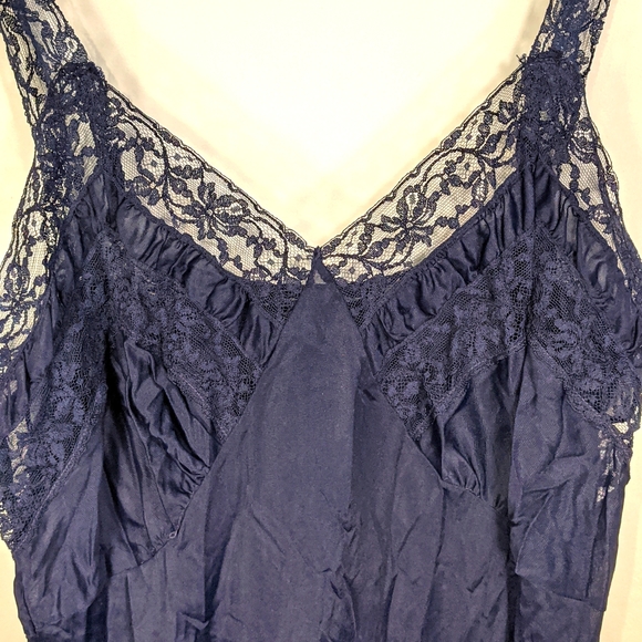 Vintage navy slip with lace details - Picture 4 of 4